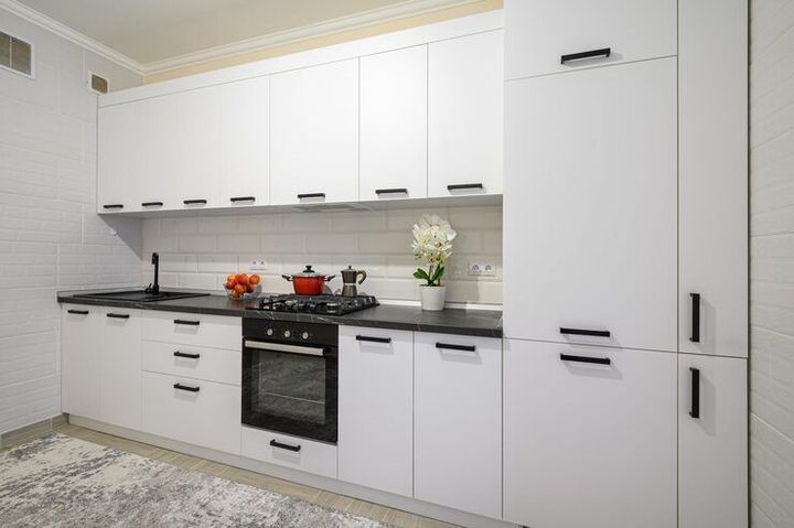 Kitchen Furniture Overview: Modular Cabinets, Storage Features, Materials and Layout Option