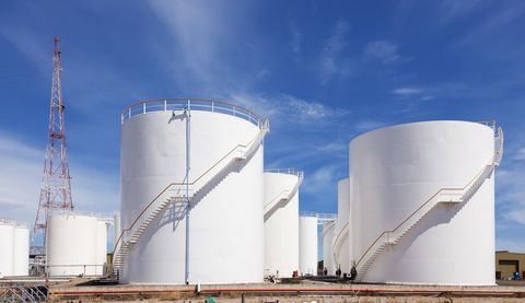 Choosing an industrial storage tank by material and use