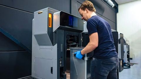 Explore Additive manufacturing for industrial parts