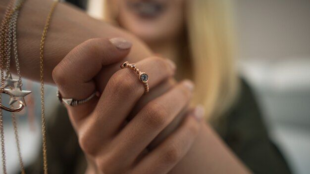 Everyday Jewellery Guide: Simple Designs, Metal Choices, Styling Options and Care Practices