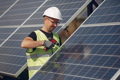 Solar Panel Install Guide: Installation Process Energy Saving and Government Incentive