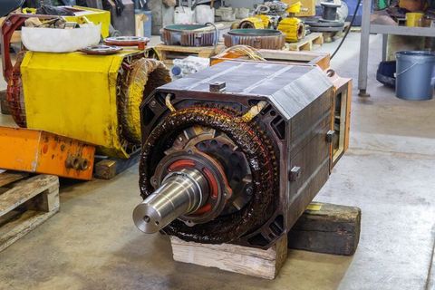 Industrial Motors Insights: Motor Types, Drive Systems, Efficiency Factors and Industrial Applications