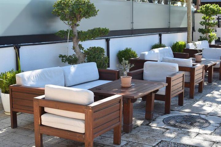 Discover Best Outdoor Furniture Materials Compared for Every Climate