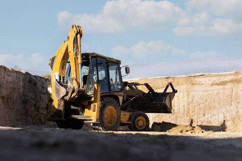 Baumaschinen erklärt: Arten, Funktionen, Einsatzbereiche und moderne Technologien