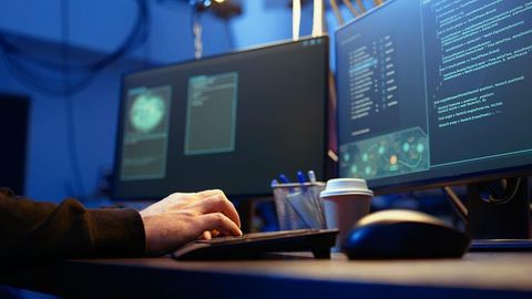 Security Software Guide: Protection Tools, Cybersecurity Features, Threat Prevention and System Monitoring