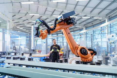 Polyfunctional Industrial Robot Details: Working, Applications, Features and Automation